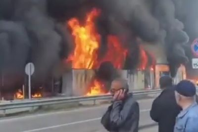 Магазин автомасел горит в Пятигорске