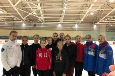Фигуристки Тутберидзе встретились с гимнастками Авериными в Новогорске