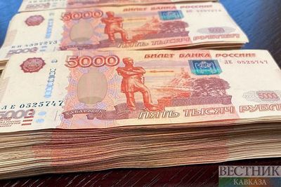 Fitch ждет укрепления рубля в 2021-2022 годах