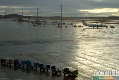 Самолет из Москвы аварийно сел в Санкт-Петербурге