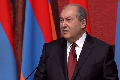 Президент Армении снова не подписал указ о назначении нового главы Генштаба