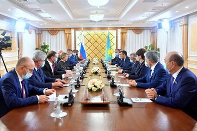 В Нур-Султане прошли переговоры спикеров сената Казахстана и Совфеда России
