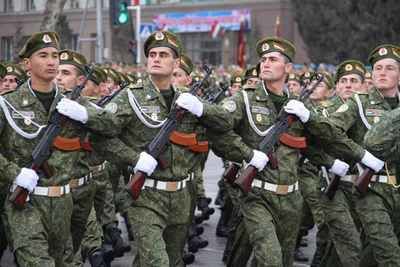 Таджикские военные начали обучение с российскими инструкторами