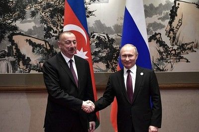 Владимир Путин поздравил Ильхама Алиева с Днем независимости Азербайджана