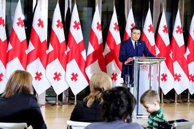 Президент Грузии на заседании парламента в новом здании в Кутаиси сравнил себя с Прометеем, Багратом Третьим и Давидом Строителем