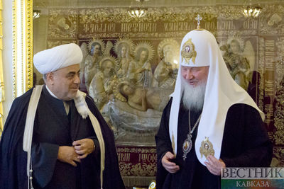 Патриарх Кирилл наградил Аллахшукюра Пашазаде